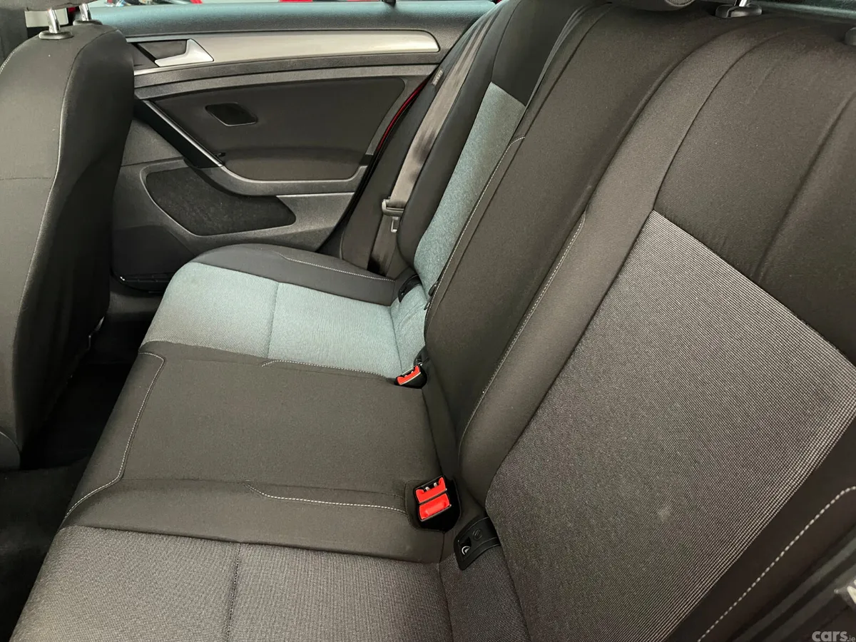 Volkswagen Golf Hatchback, Petrol, 2015, Red