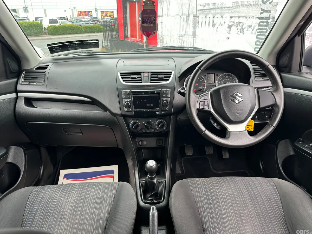 Suzuki Swift Hatchback, Petrol, 2015, White