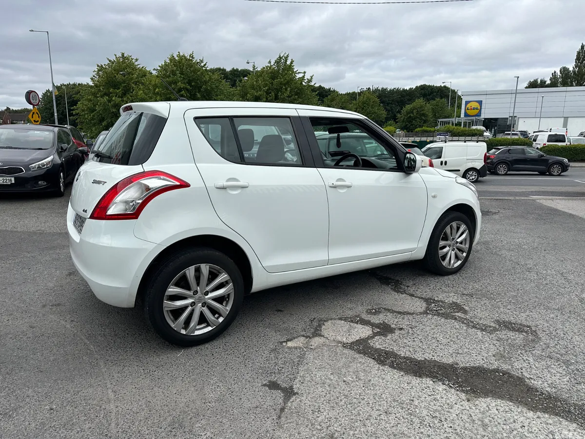 Suzuki Swift Hatchback, Petrol, 2015, White