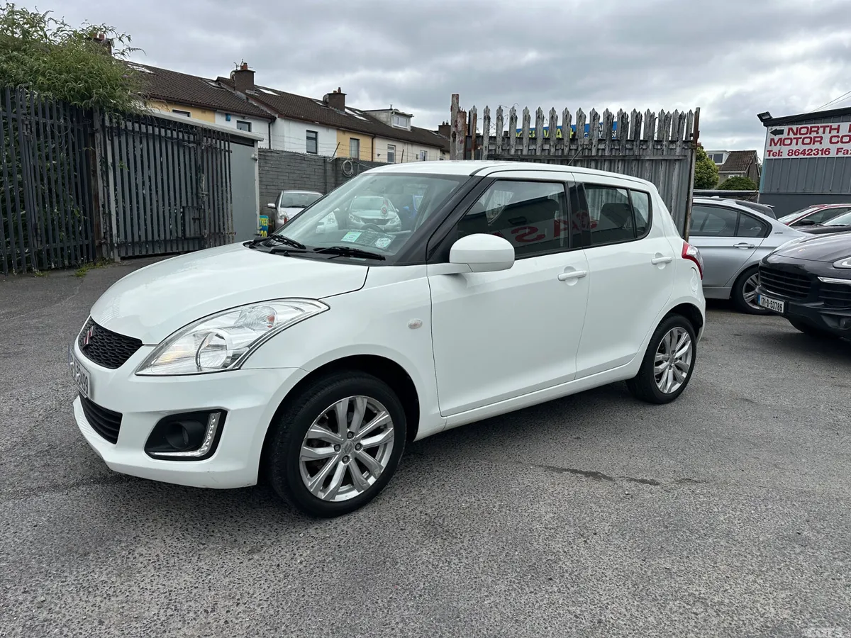 Suzuki Swift Hatchback, Petrol, 2015, White