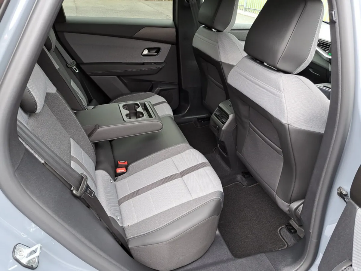 Opel Grandland SUV, Petrol Hybrid, 2027, Grey