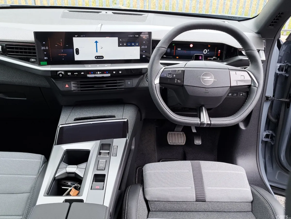 Opel Grandland SUV, Petrol Hybrid, 2027, Grey