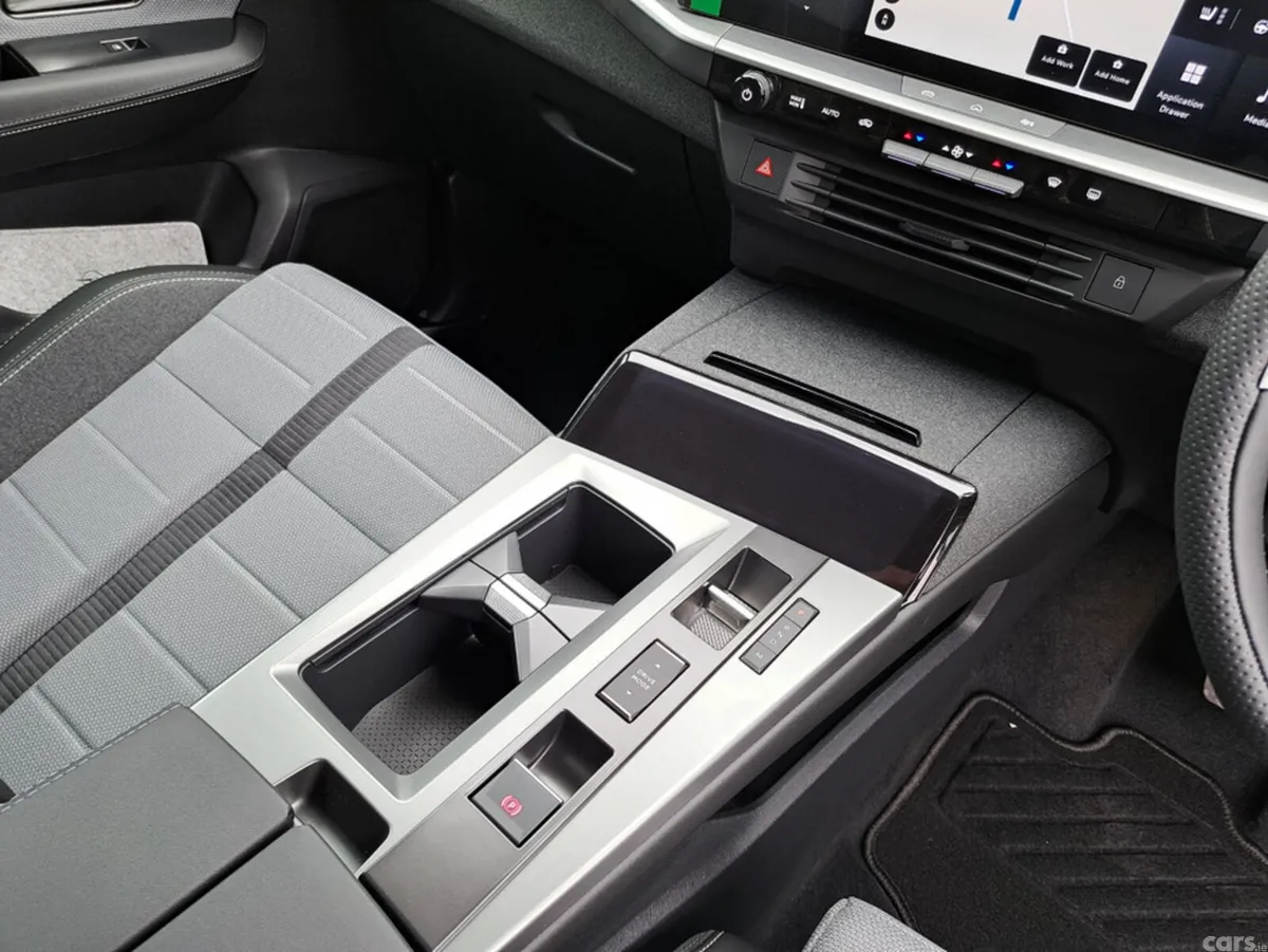 Opel Grandland SUV, Petrol Hybrid, 2027, Grey