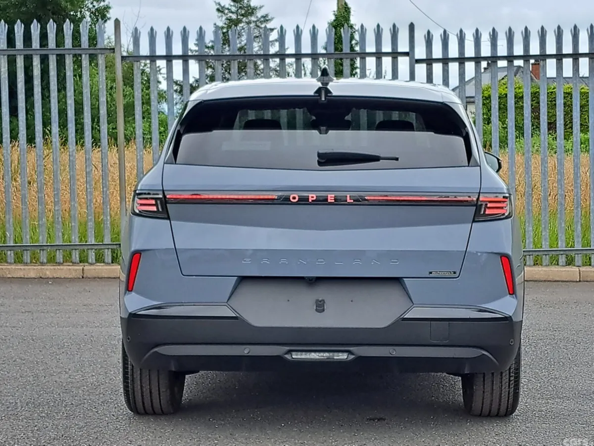 Opel Grandland SUV, Petrol Hybrid, 2027, Grey