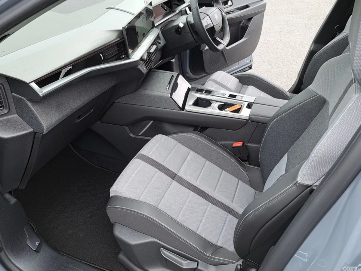 Opel Grandland SUV, Petrol Hybrid, 2027, Grey