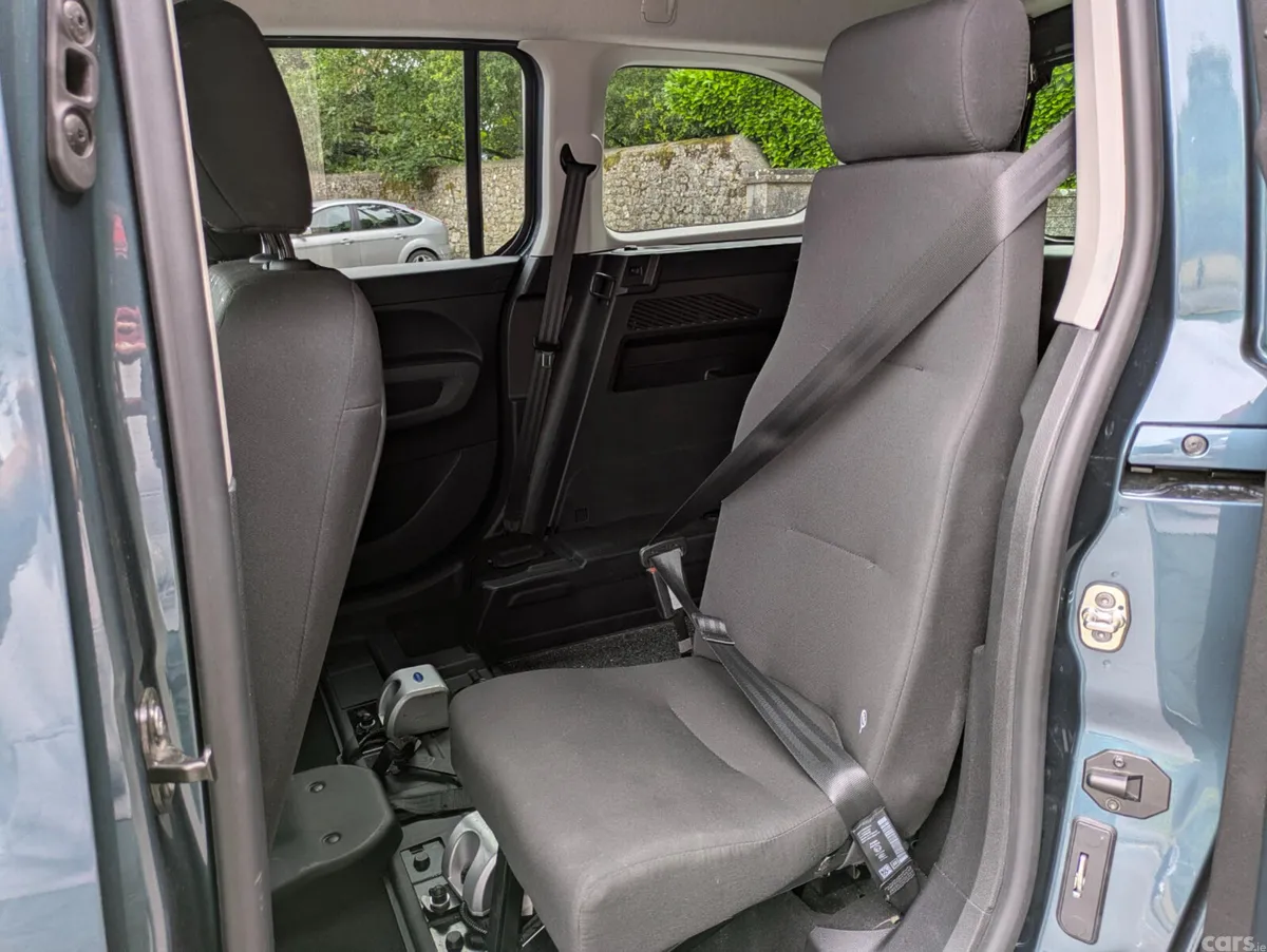 Peugeot Rifter MPV, Diesel, 2025, Blue