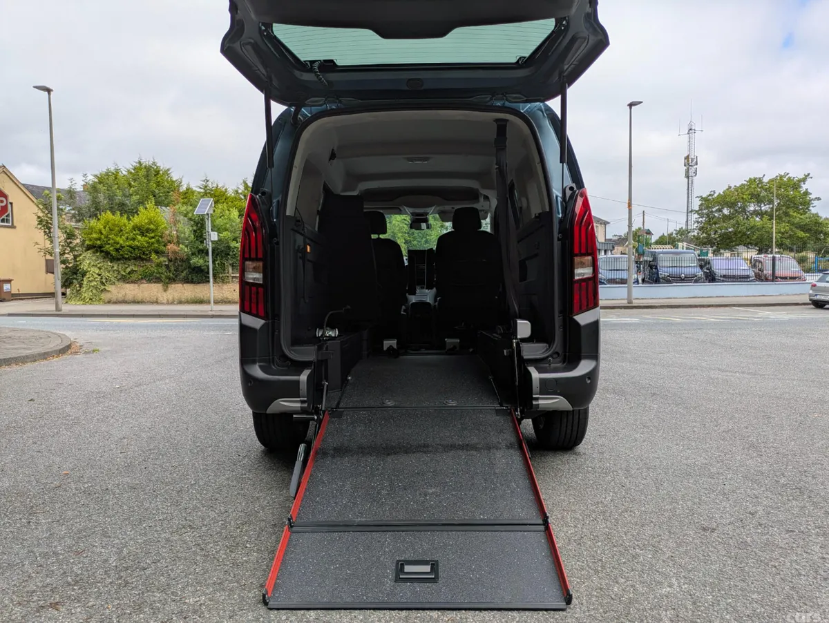 Peugeot Rifter MPV, Diesel, 2025, Blue
