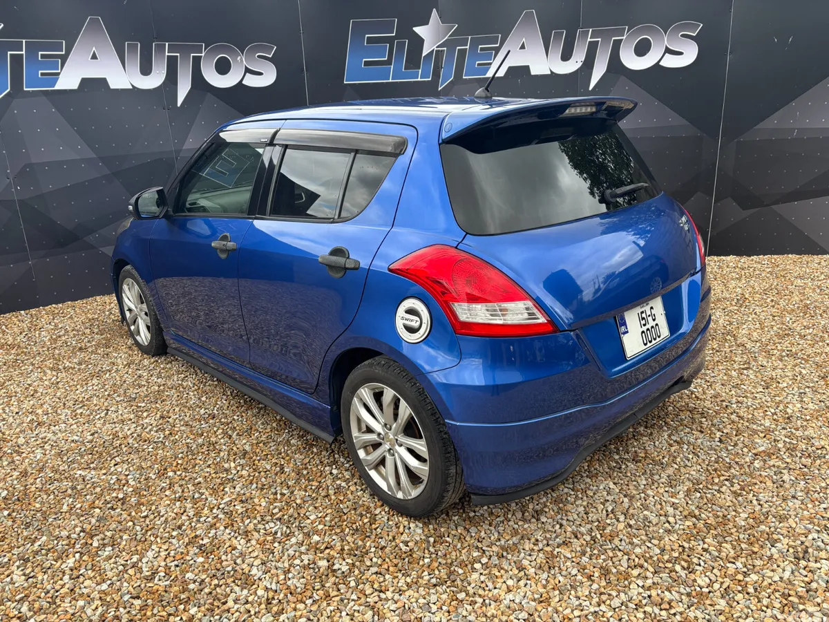 Suzuki Swift Hatchback, Petrol, 2015, Blue