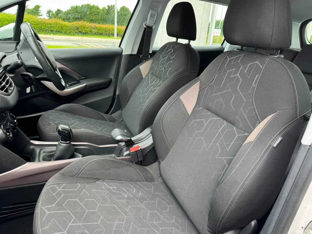 Peugeot 2008 SUV, Petrol, 2015, White