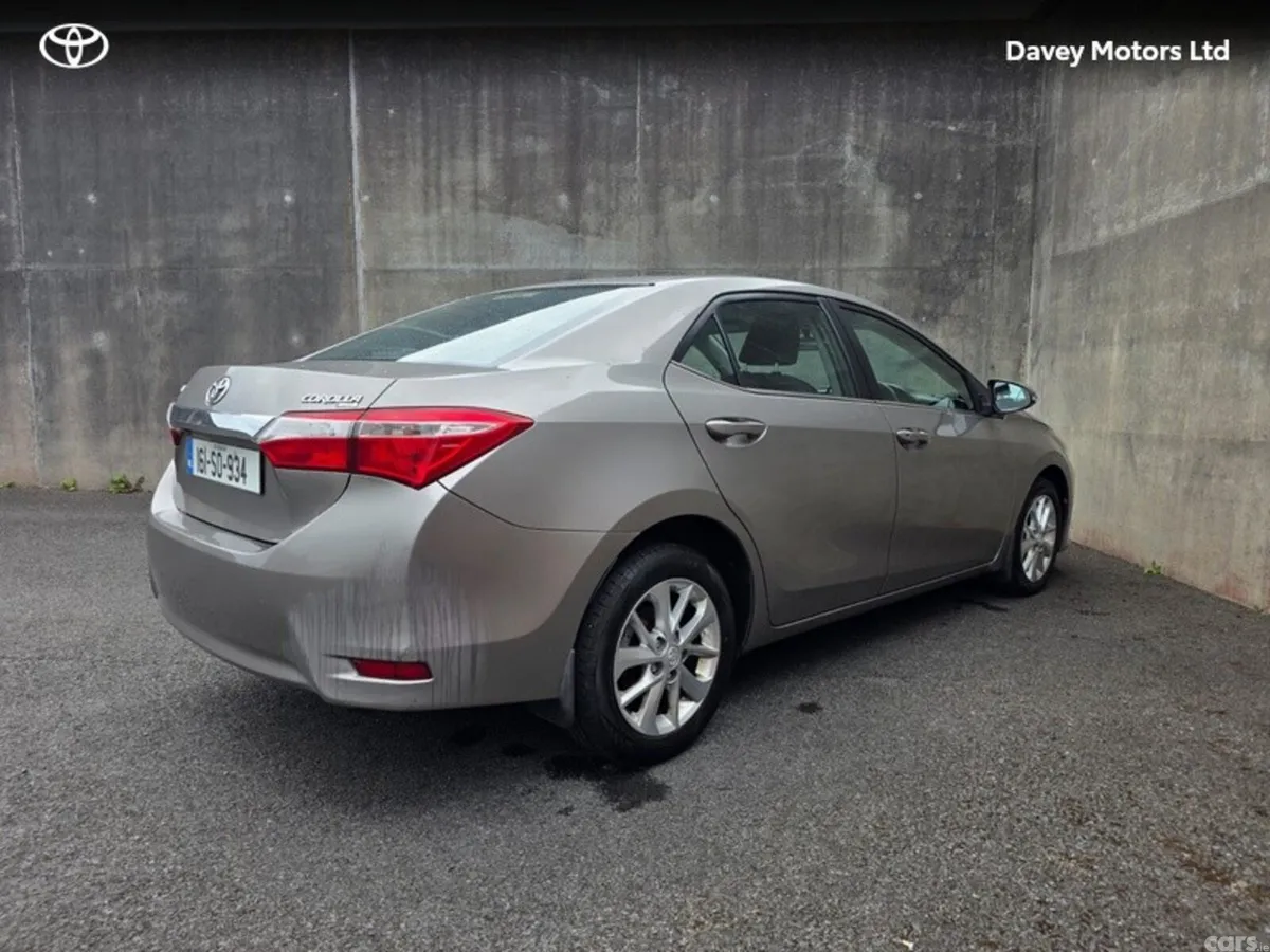 Toyota Corolla Saloon, Diesel, 2016, Bronze