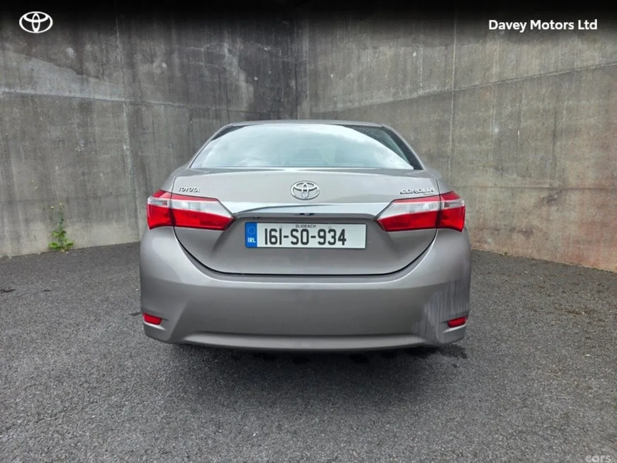 Toyota Corolla Saloon, Diesel, 2016, Bronze