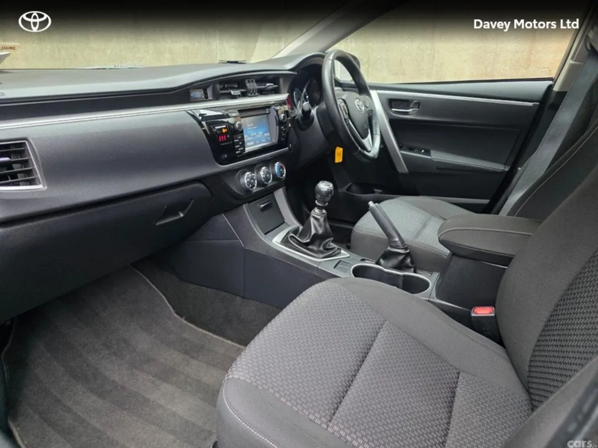 Toyota Corolla Saloon, Diesel, 2016, Bronze