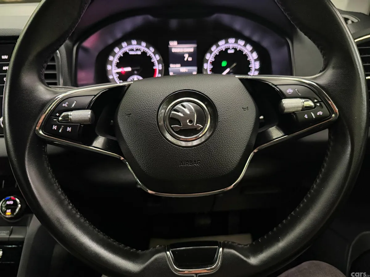 Skoda Karoq SUV, Diesel, 2022, Grey