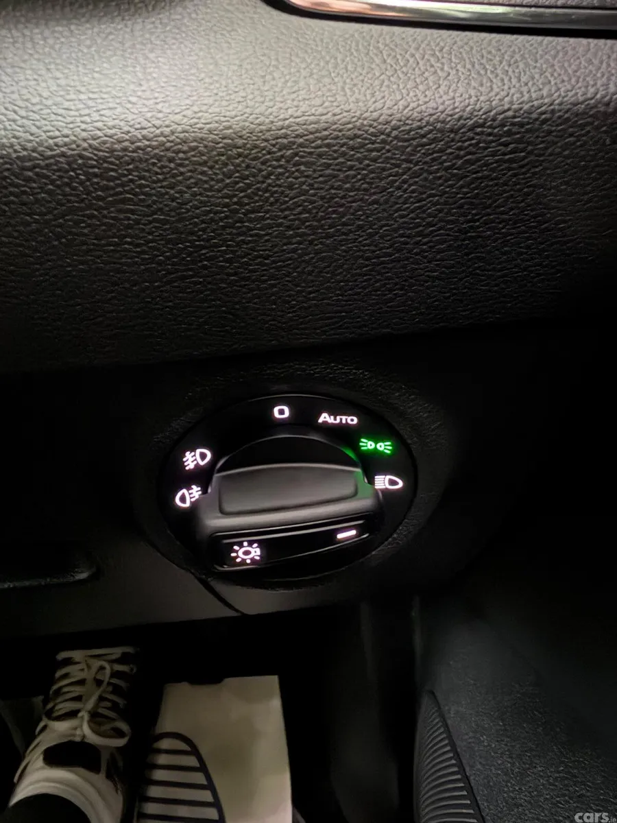 Skoda Karoq SUV, Diesel, 2022, Grey