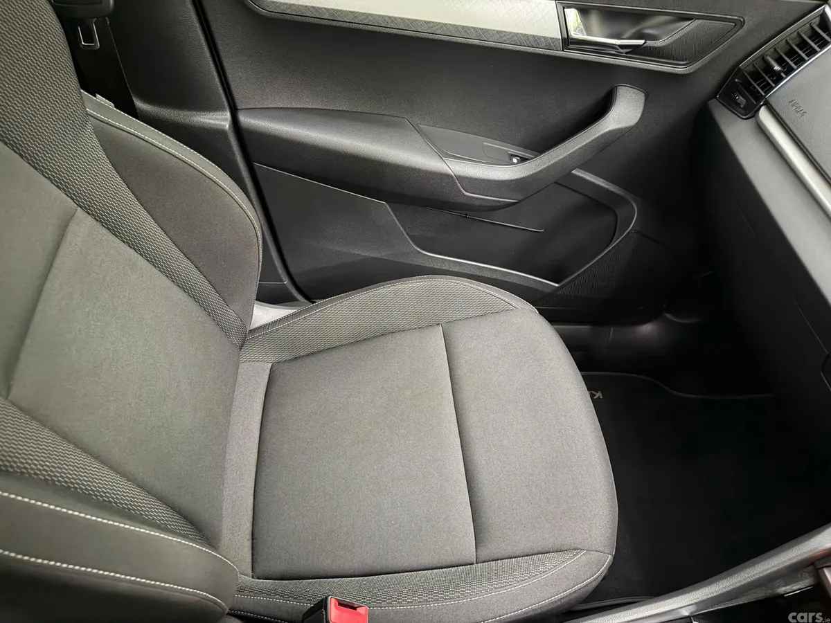 Skoda Karoq SUV, Diesel, 2022, Grey