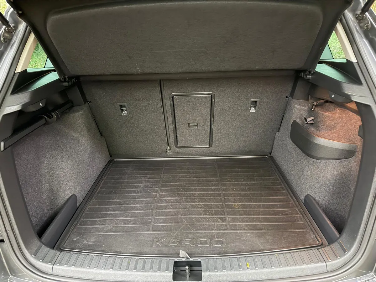 Skoda Karoq SUV, Diesel, 2022, Grey