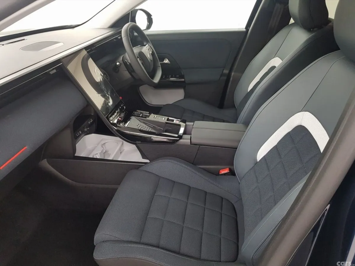 Citroen C5 Aircross MPV, Petrol Hybrid, 2026, Blue