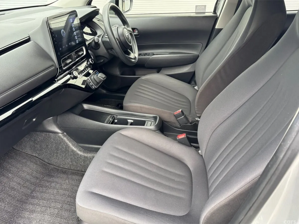 Toyota Aqua Hatchback, Petrol Hybrid, 2022, Silver