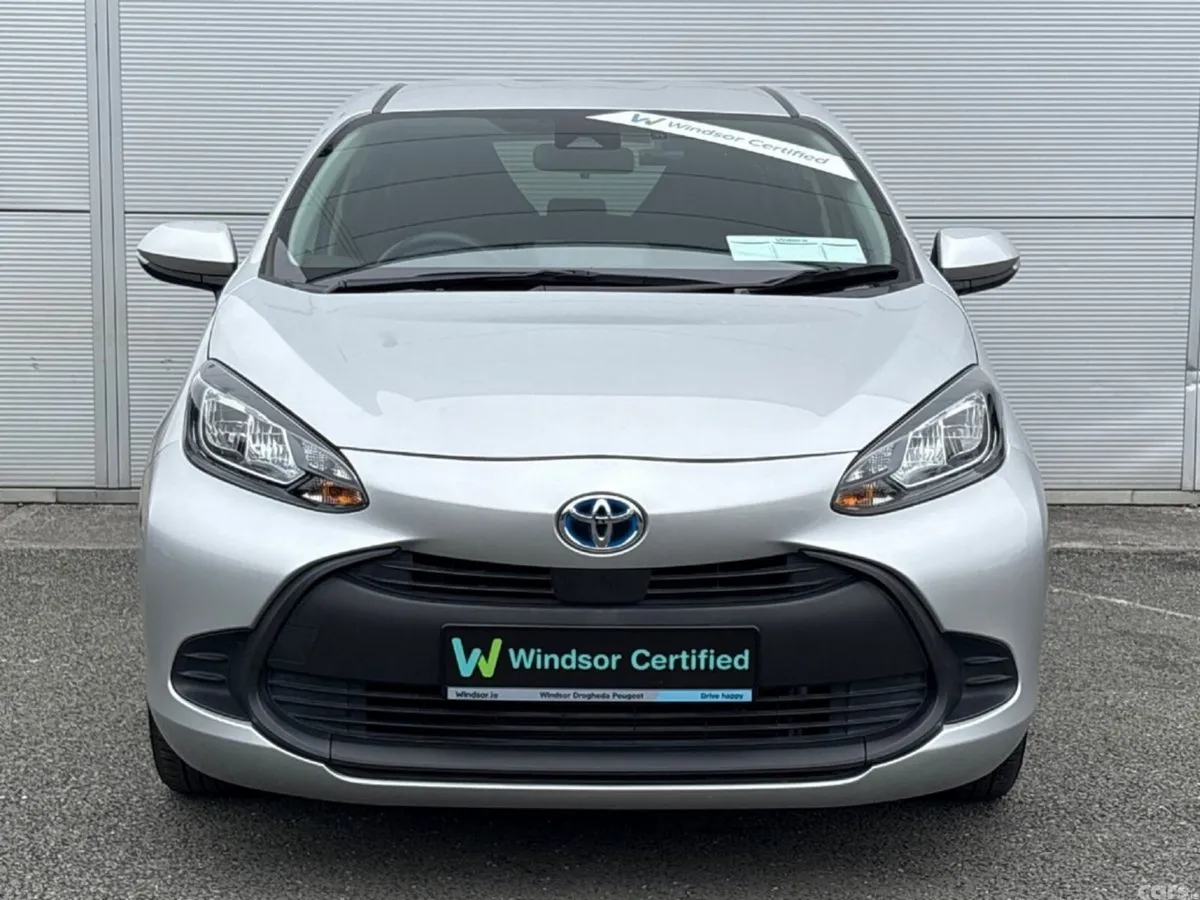 Toyota Aqua Hatchback, Petrol Hybrid, 2022, Silver