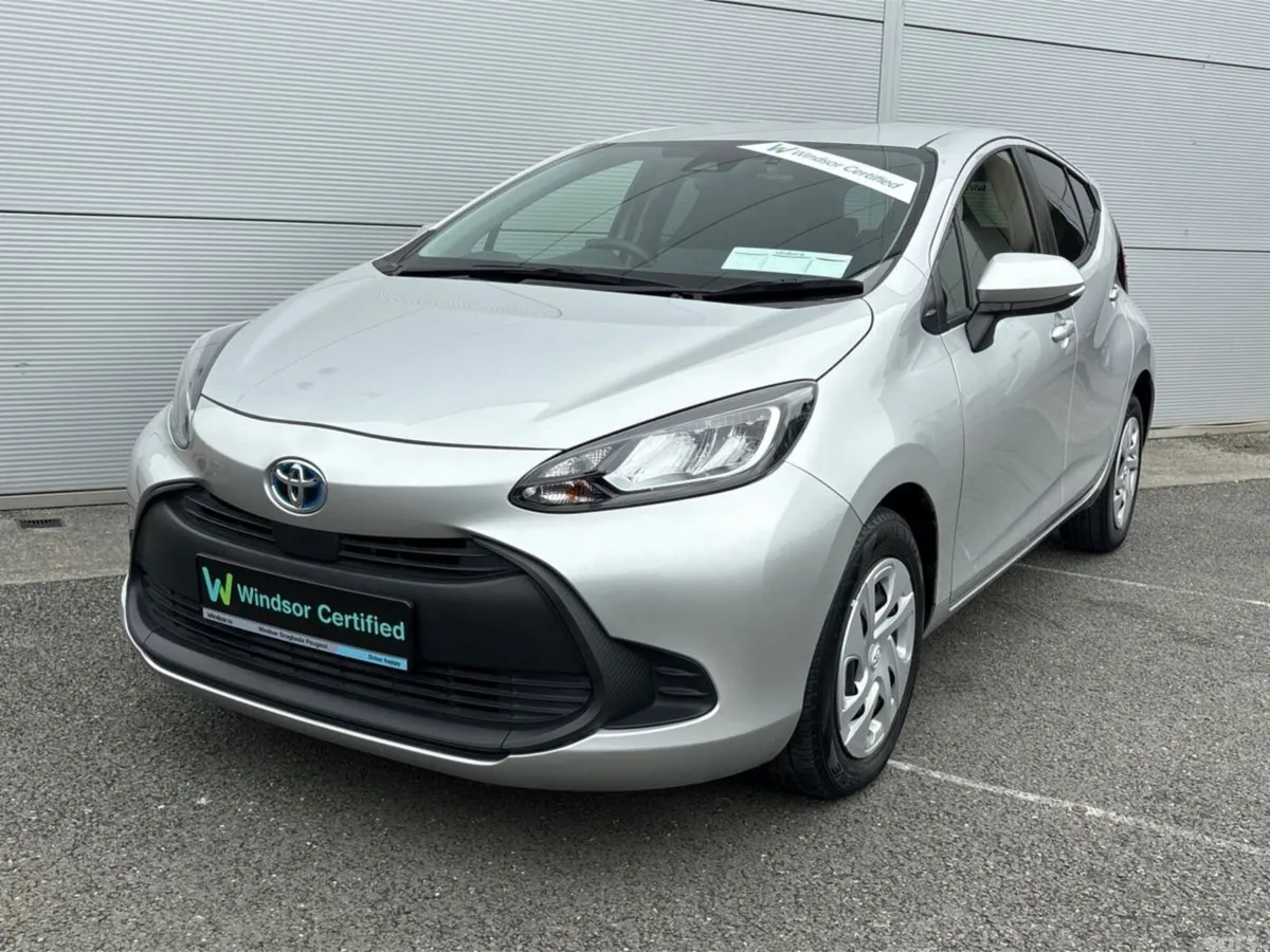 Toyota Aqua Hatchback, Petrol Hybrid, 2022, Silver