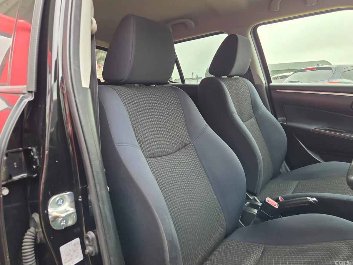 Suzuki Swift Hatchback, Petrol, 2015, Black