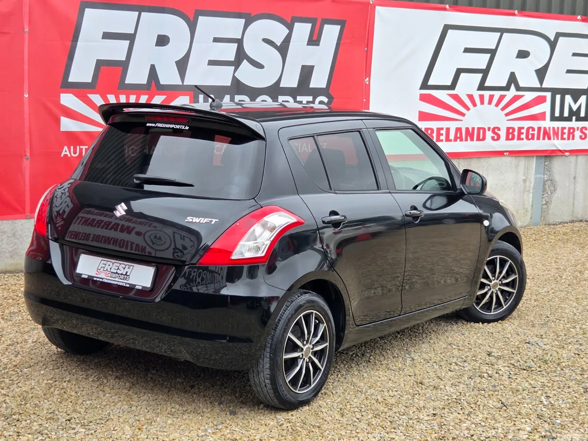 Suzuki Swift Hatchback, Petrol, 2015, Black
