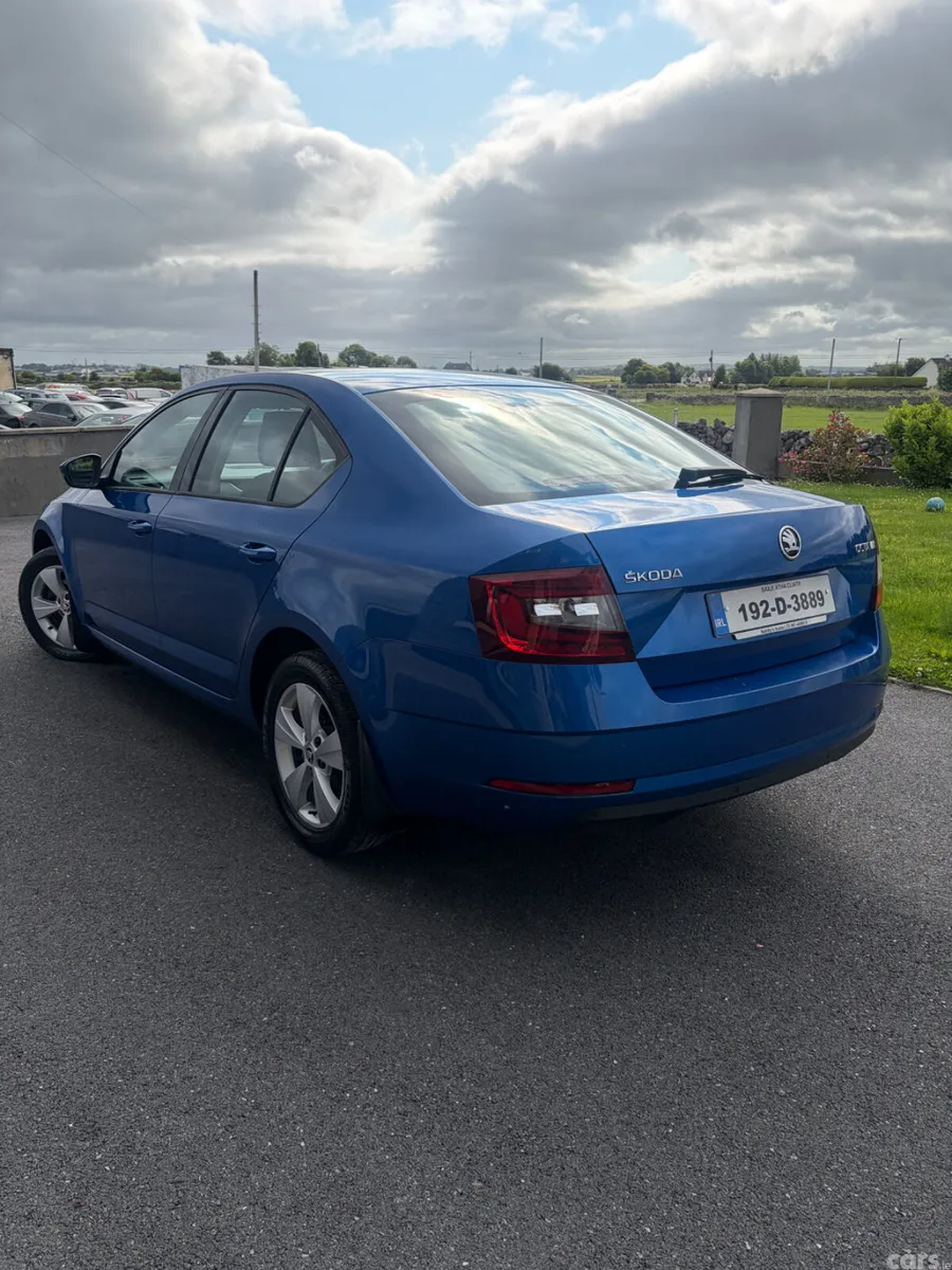 Skoda Octavia Saloon, Diesel, 2019, Blue