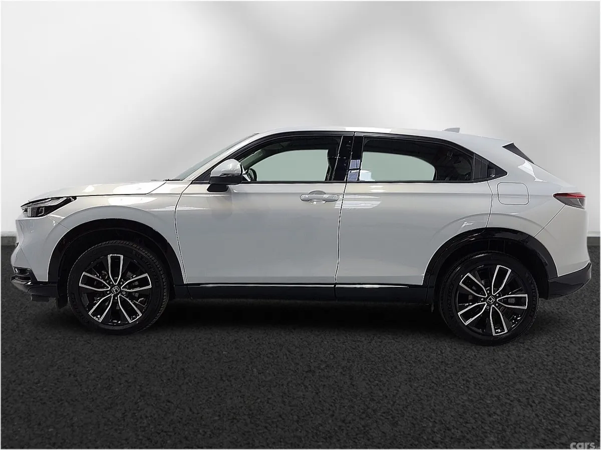 Honda HR-V Hatchback, Petrol Hybrid, 2022, White