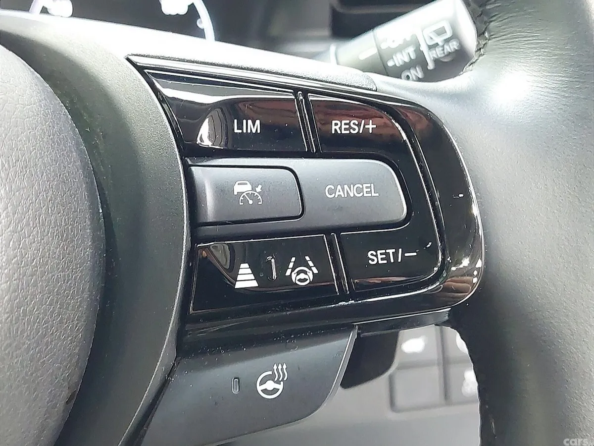 Honda HR-V Hatchback, Petrol Hybrid, 2022, White