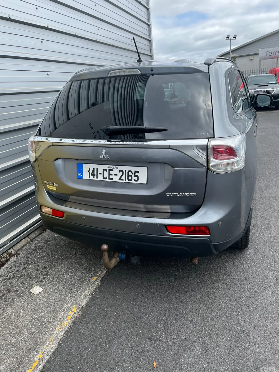 Mitsubishi Outlander SUV, Diesel, 2014, Grey