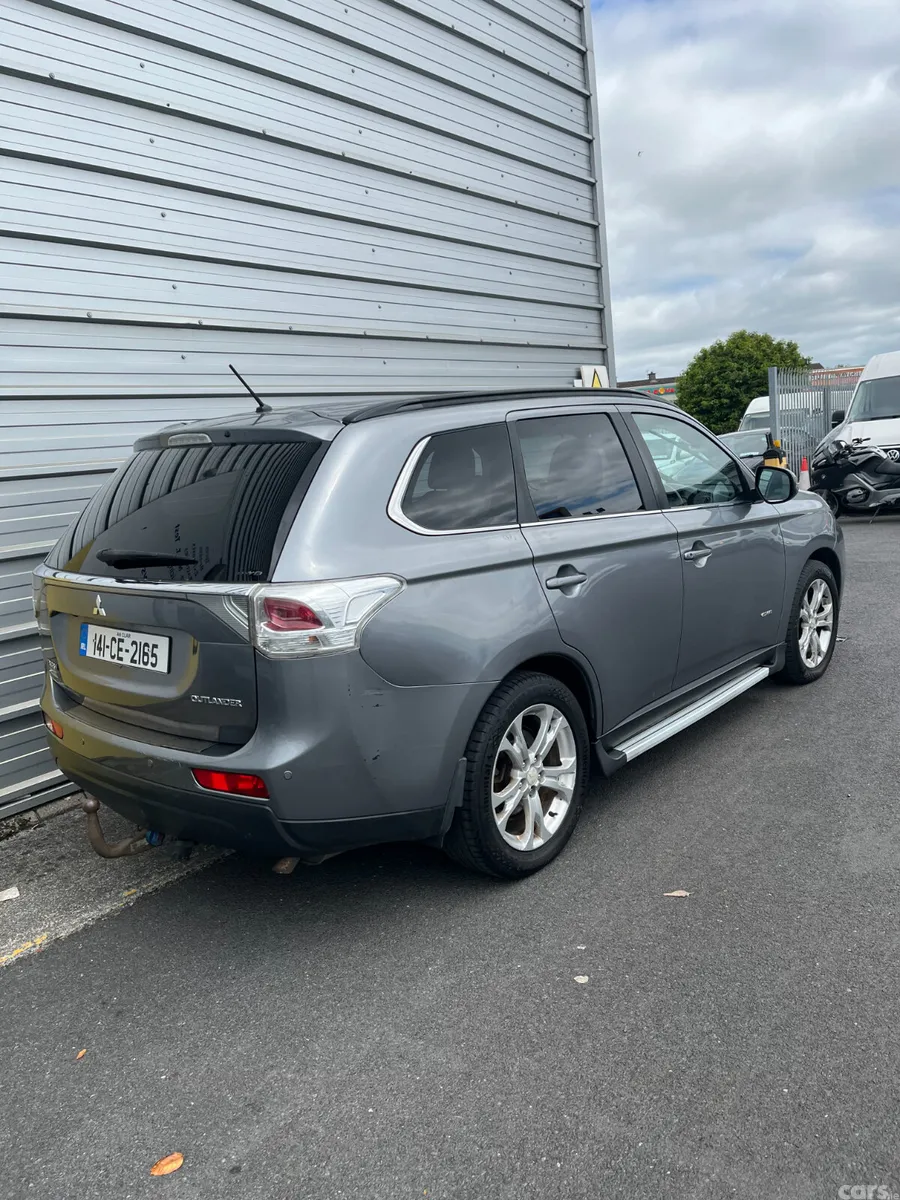 Mitsubishi Outlander SUV, Diesel, 2014, Grey