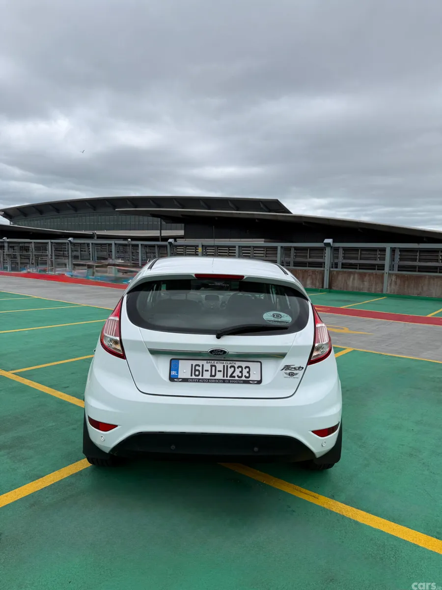 Ford Fiesta Hatchback, Petrol, 2016, White