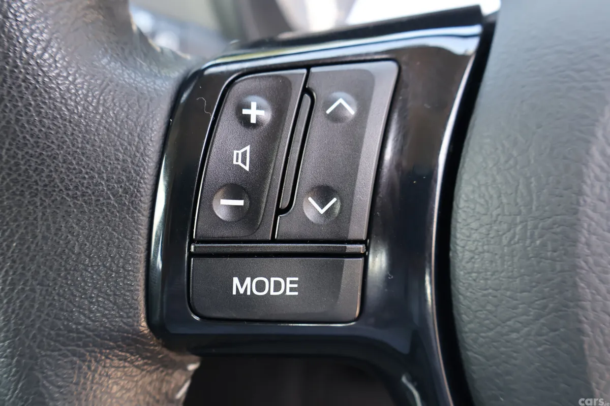 Toyota Yaris MPV, Petrol Hybrid, 2018, Grey