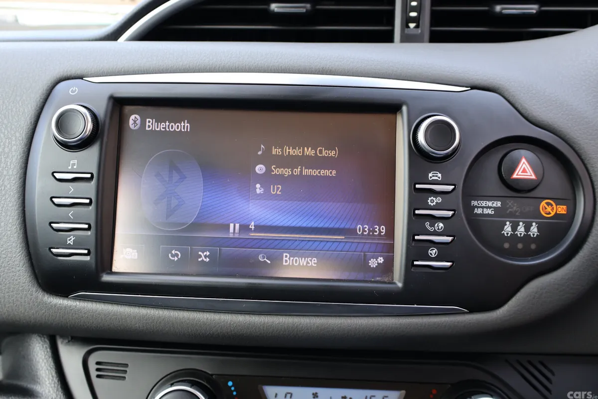 Toyota Yaris MPV, Petrol Hybrid, 2018, Grey