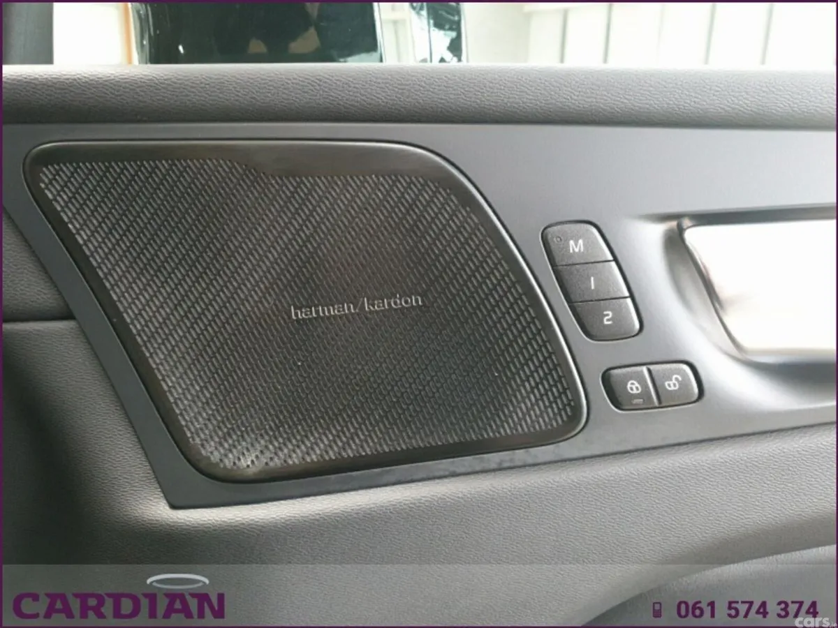 Volvo XC60 SUV, Petrol Hybrid, 2025, Blue