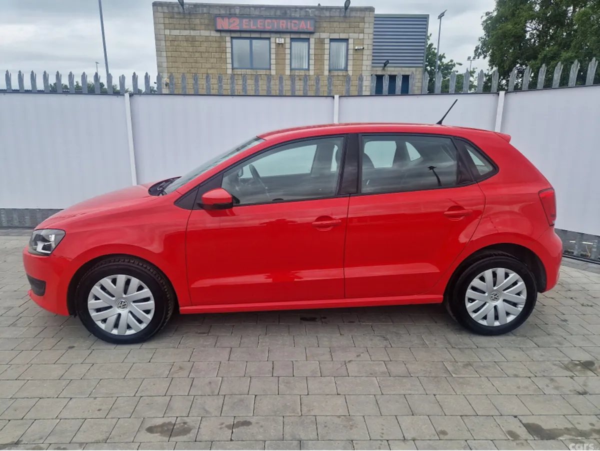 Volkswagen Polo Hatchback, Petrol, 2014, Red