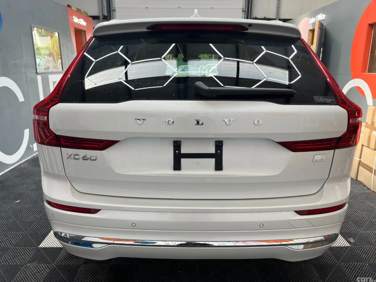 Volvo XC60 SUV, Petrol Plug-in Hybrid, 2021, White