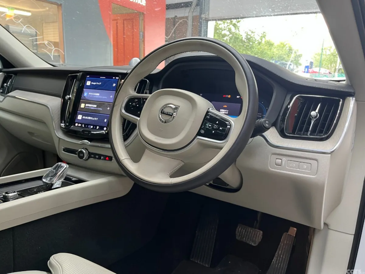 Volvo XC60 SUV, Petrol Plug-in Hybrid, 2021, White
