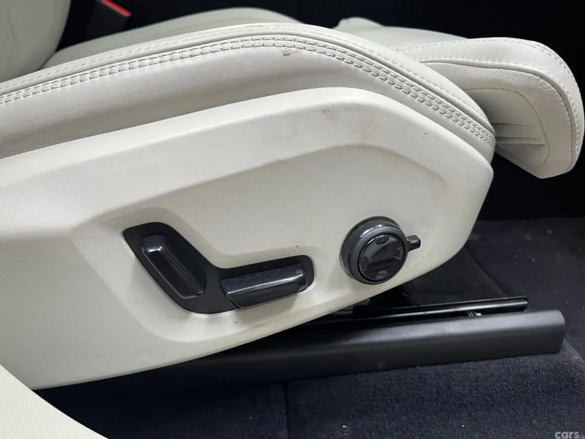 Volvo XC60 SUV, Petrol Plug-in Hybrid, 2021, White