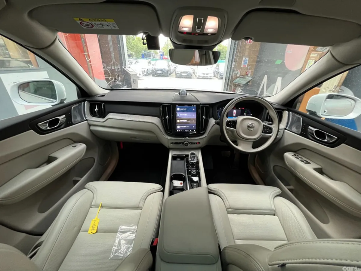 Volvo XC60 SUV, Petrol Plug-in Hybrid, 2021, White