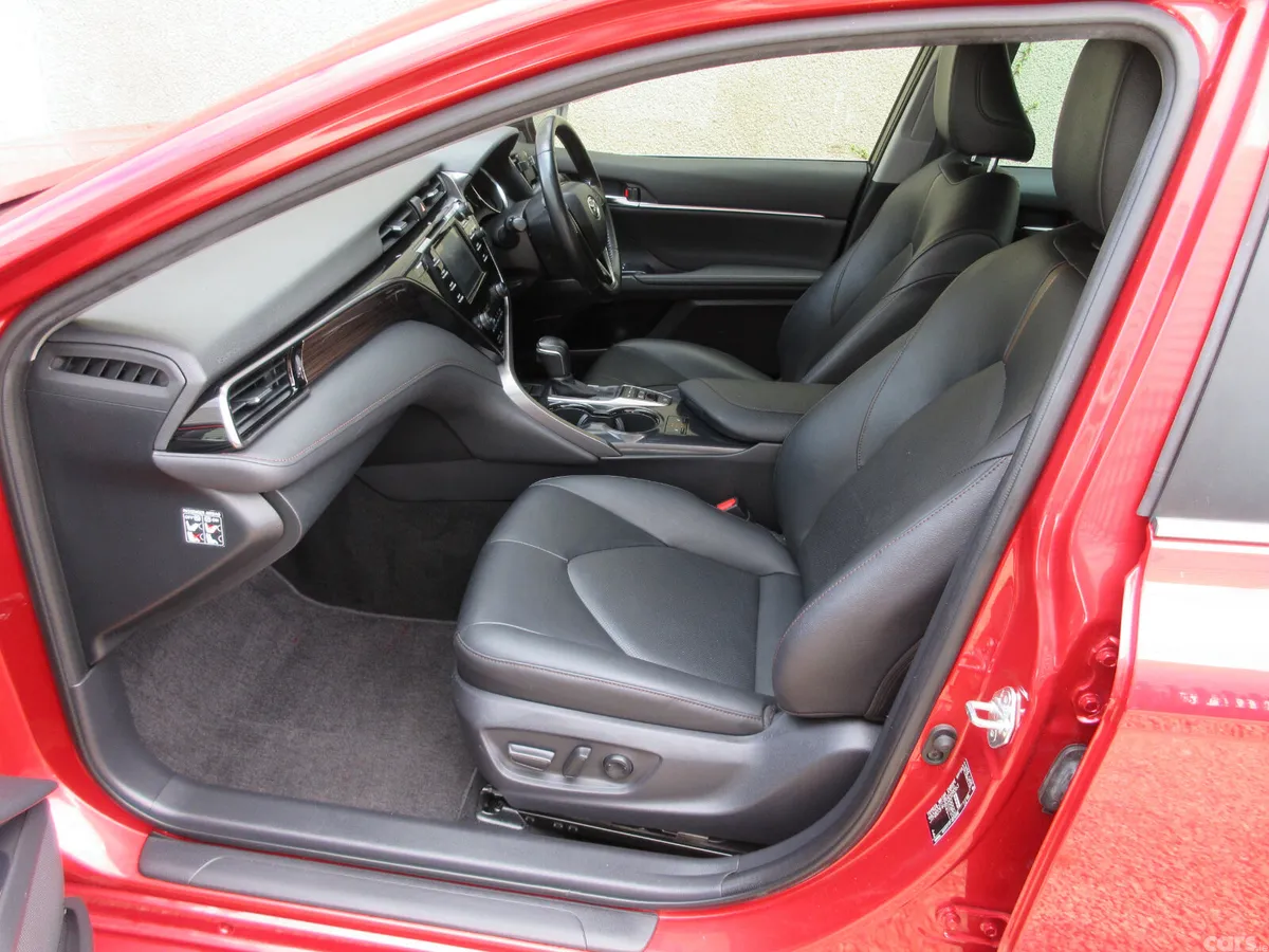 Toyota Camry Saloon, Petrol Hybrid, 2020, Red