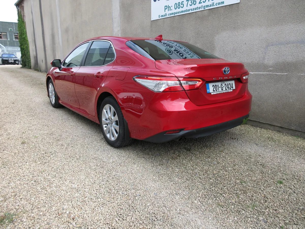 Toyota Camry Saloon, Petrol Hybrid, 2020, Red