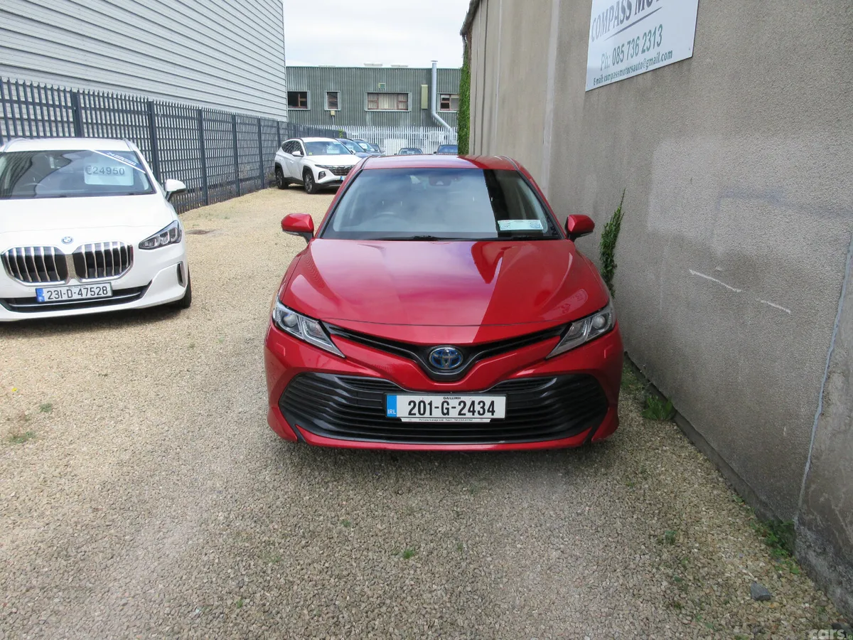 Toyota Camry Saloon, Petrol Hybrid, 2020, Red