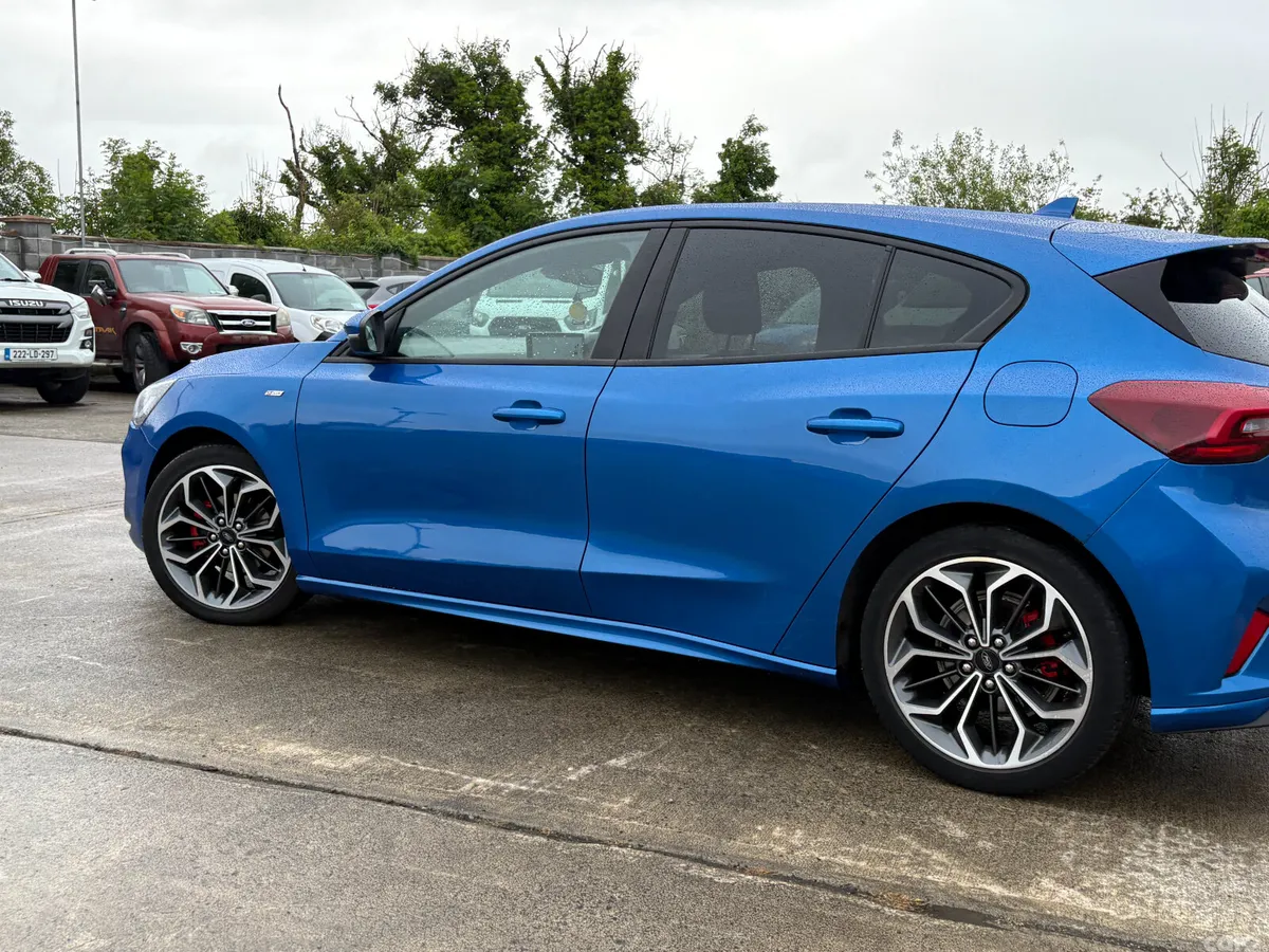 Ford Focus Hatchback, Petrol Plug-in Hybrid, 2024, Blue