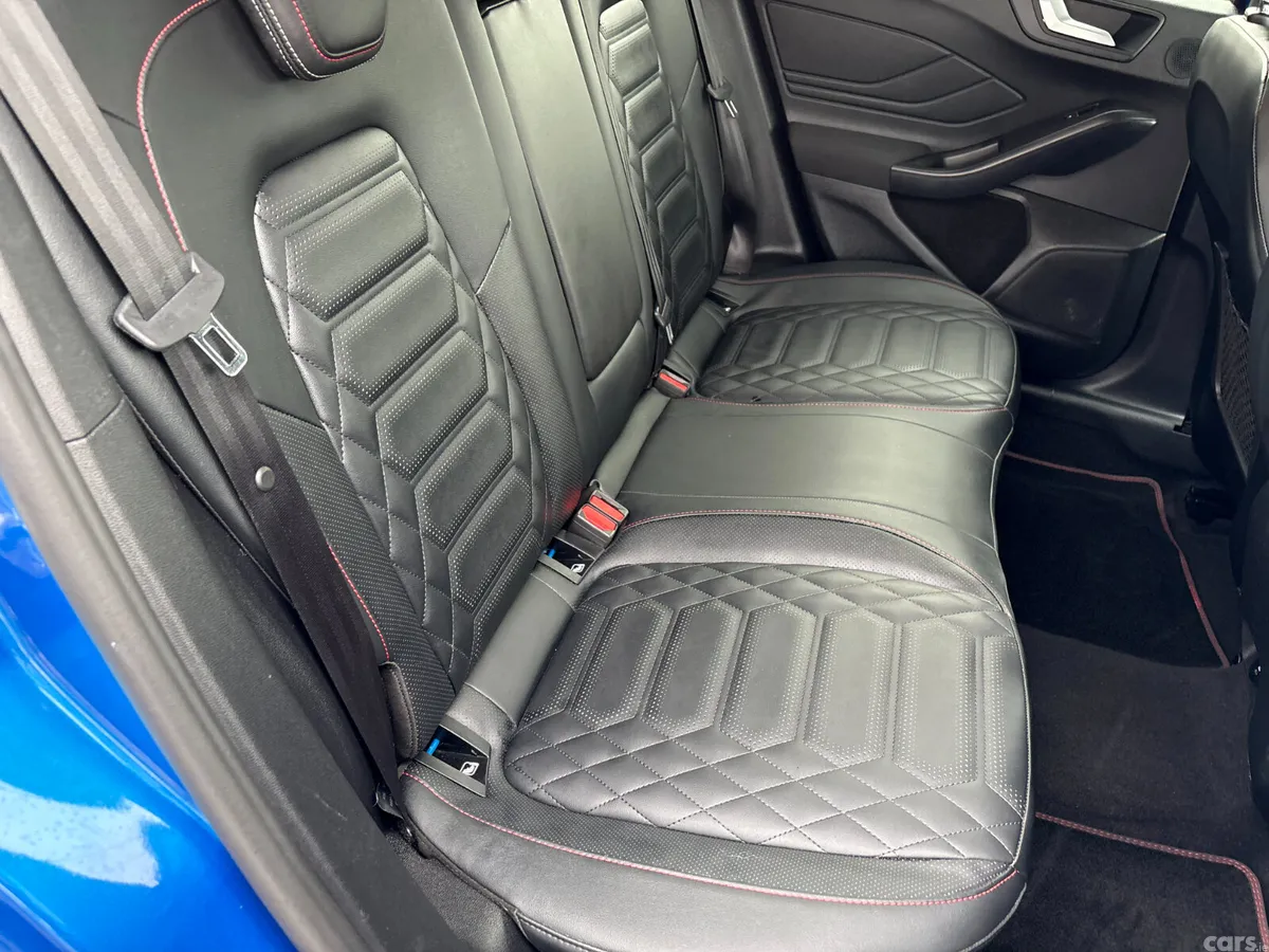 Ford Focus Hatchback, Petrol Plug-in Hybrid, 2024, Blue