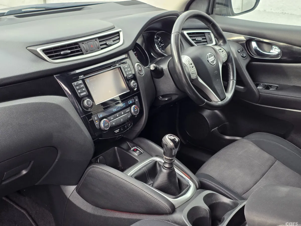 Nissan Qashqai SUV, Diesel, 2017, Blue