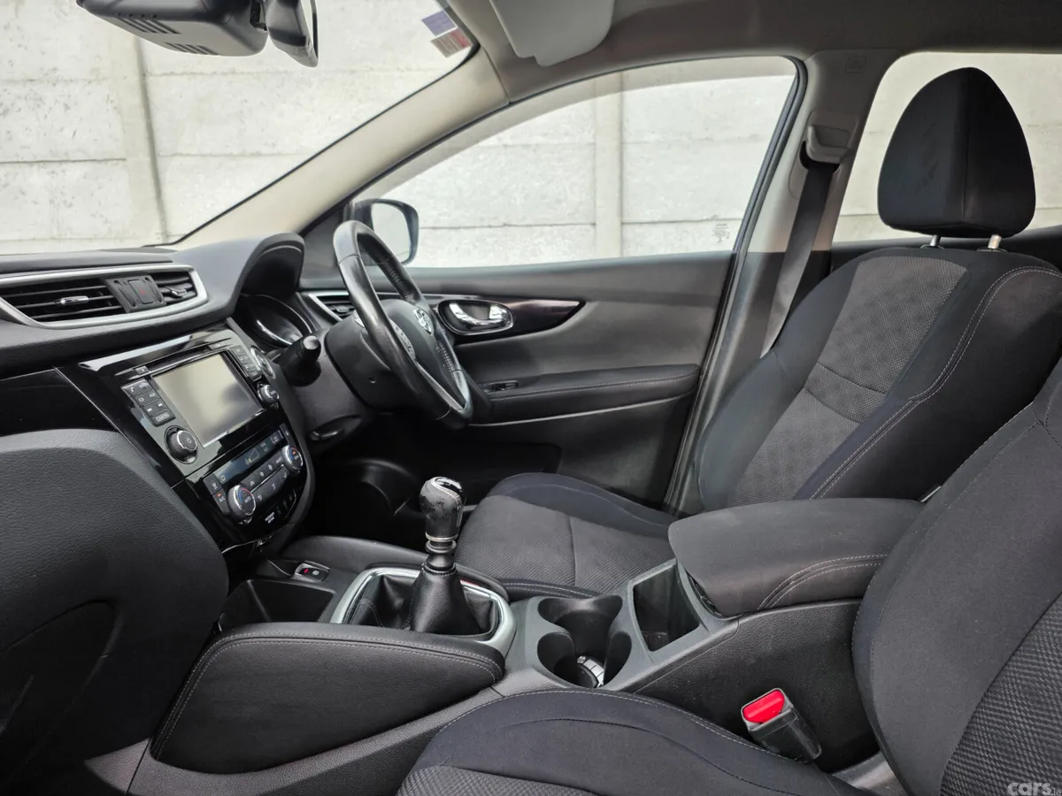 Nissan Qashqai SUV, Diesel, 2017, Blue