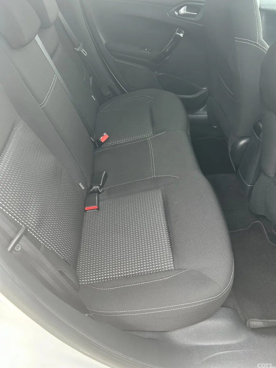 Peugeot 208 Hatchback, Petrol, 2020, White