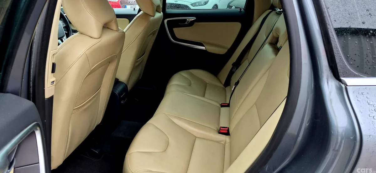 Volvo XC60 SUV, Diesel, 2016, Grey