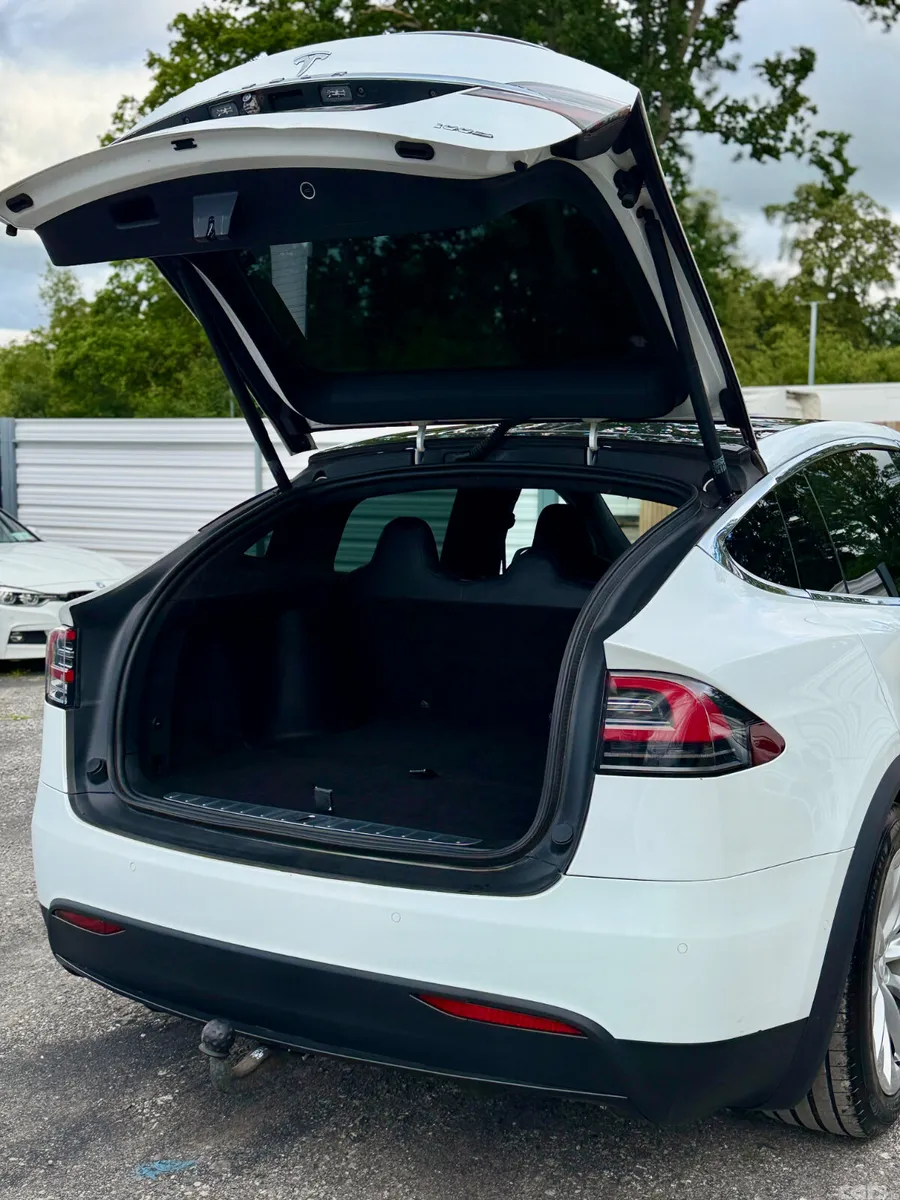 Tesla Model X Hatchback, Electric, 2018, White